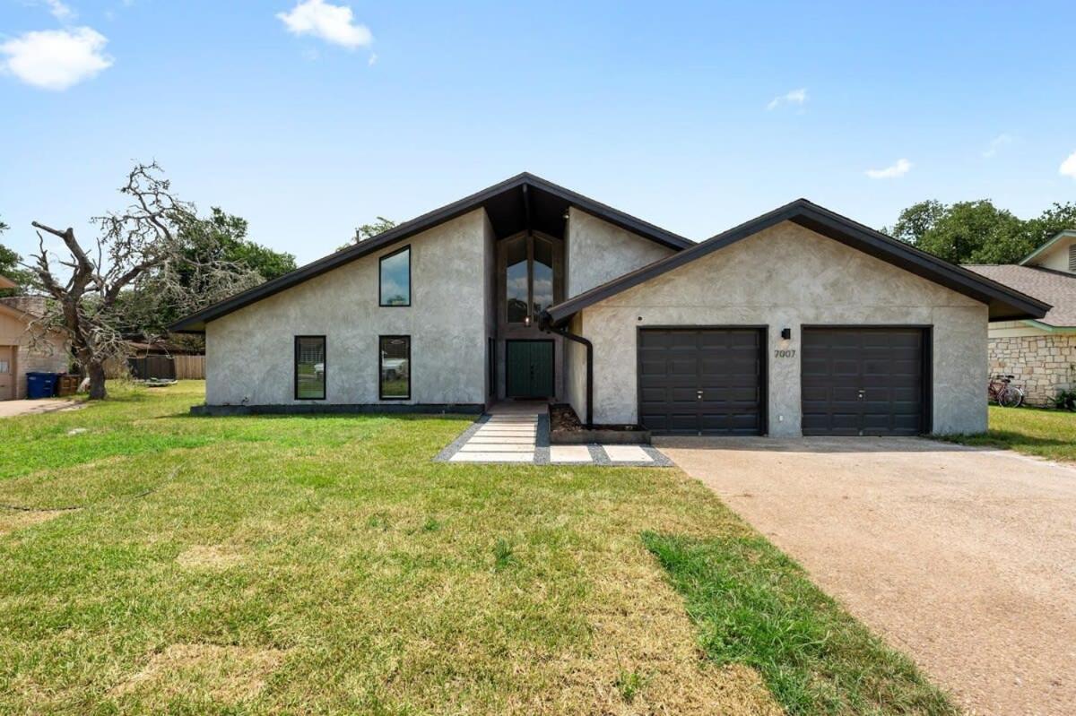 New Contemporary South Austin Manor Villa Exterior photo